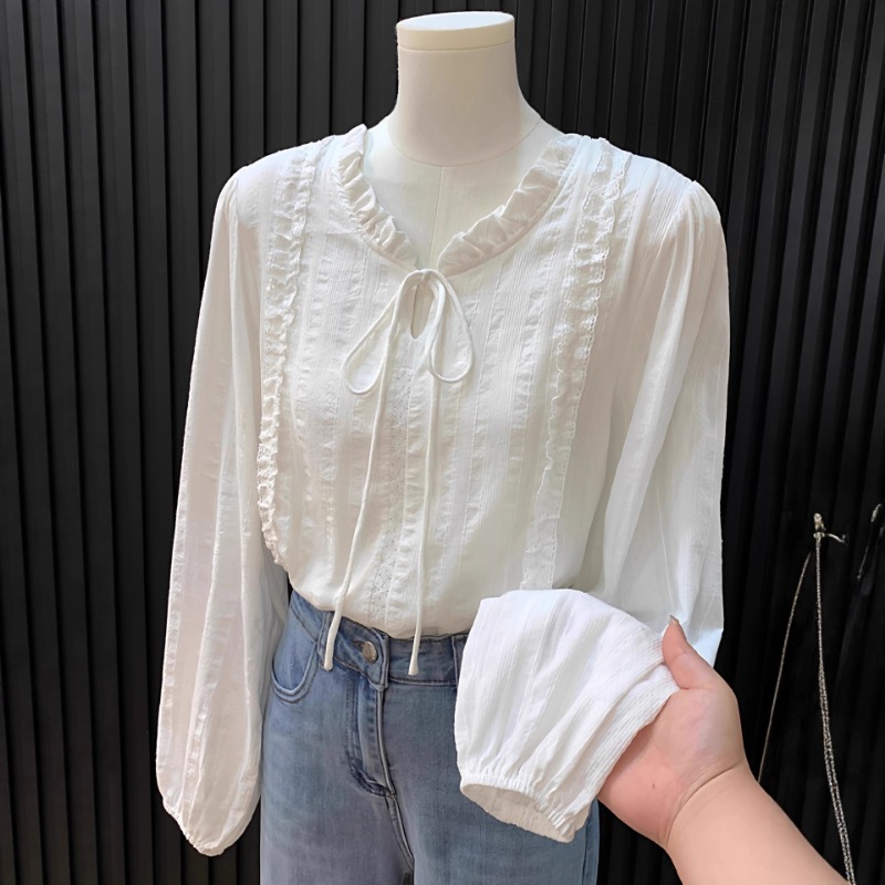 Winter Clothing In French - Dameskleding Lace-up shirt met Franse kanten