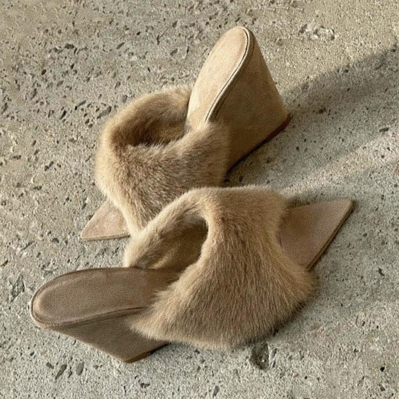 Pluizige Vrouwen Slippers Wigg - Winter Clothing For Women recensie en prijs