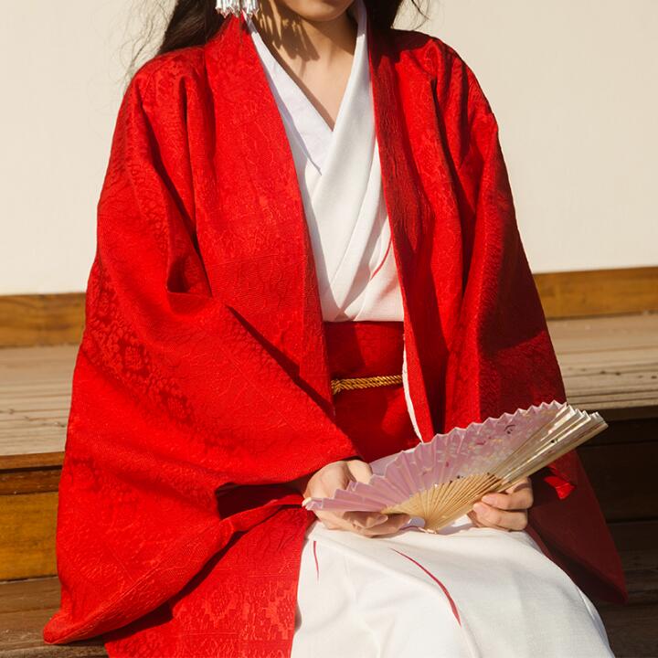 Tradition Japanese Women Kimon - Traditional Winter Japanese Clothing recensie en prijs